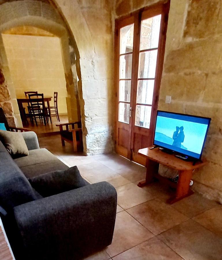 Ta Lucia Farmhouse With Private Pool And Bbq Villa Santa Luċija Esterno foto