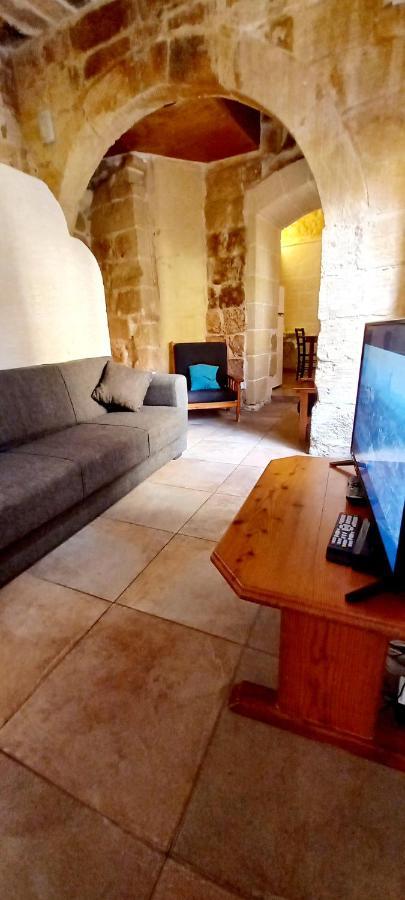 Ta Lucia Farmhouse With Private Pool And Bbq Villa Santa Luċija Esterno foto
